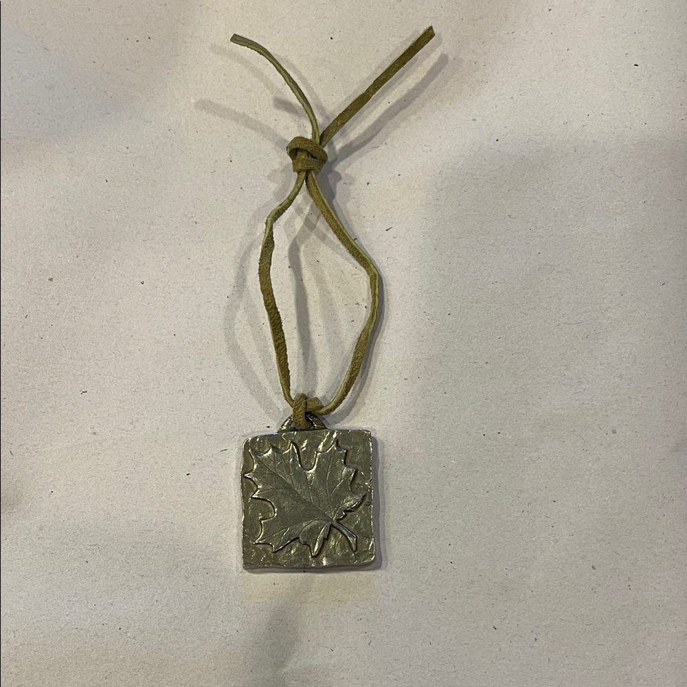 Longaberger Heritage Days Pewter Leaf Basket Tie-On/Ornament * 2004